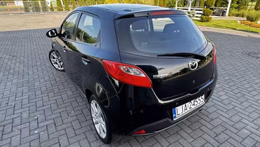 MAZDA 2