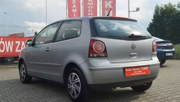 VOLKSWAGEN Polo