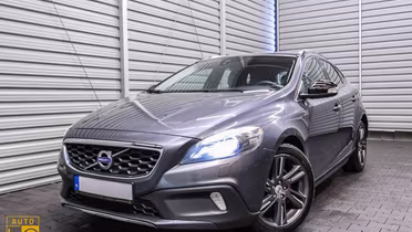 VOLVO V40 Cross Country
