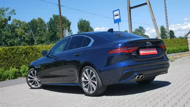 JAGUAR XE