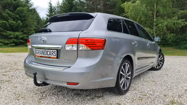 TOYOTA Avensis