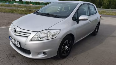 TOYOTA Auris