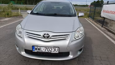 TOYOTA Auris