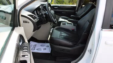 CHRYSLER Town & Country