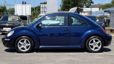 VOLKSWAGEN New Beetle