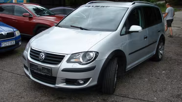VOLKSWAGEN Touran