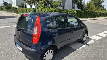 MITSUBISHI Colt