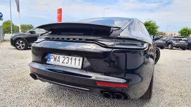 PORSCHE Panamera