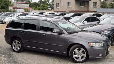 VOLVO V50