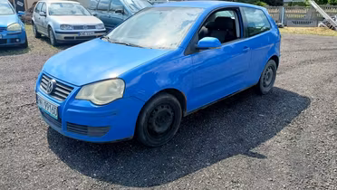 VOLKSWAGEN Polo