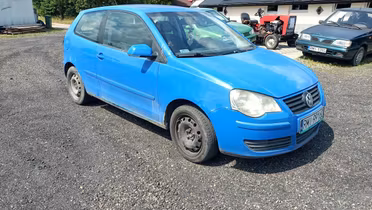VOLKSWAGEN Polo