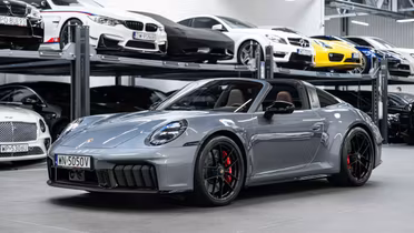PORSCHE 911