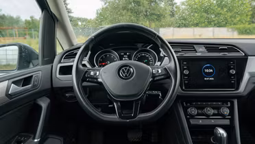 VOLKSWAGEN Touran