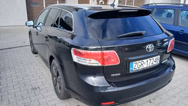 TOYOTA Avensis