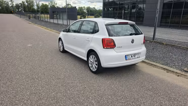 VOLKSWAGEN Polo