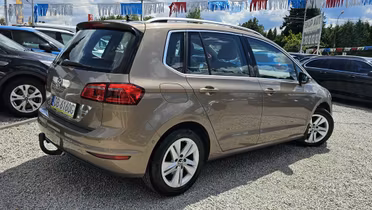 VOLKSWAGEN Golf Sportsvan