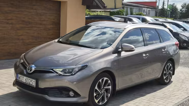 TOYOTA Auris
