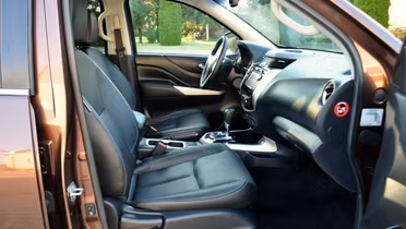 NISSAN Navara