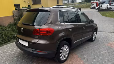 VOLKSWAGEN Tiguan