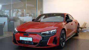 AUDI RS e-tron