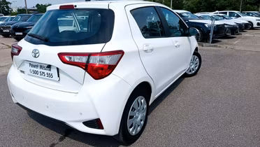 TOYOTA Yaris
