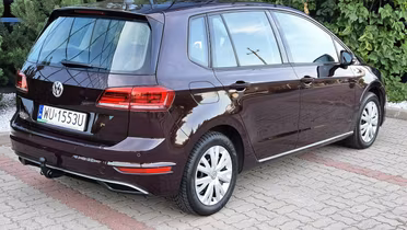VOLKSWAGEN Golf Sportsvan
