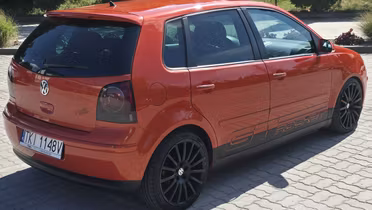 VOLKSWAGEN Polo