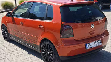 VOLKSWAGEN Polo