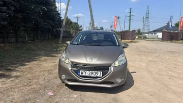 PEUGEOT 208