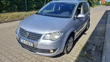 VOLKSWAGEN Touran
