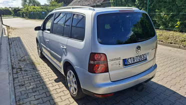 VOLKSWAGEN Touran