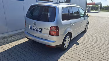VOLKSWAGEN Touran