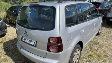 VOLKSWAGEN Touran
