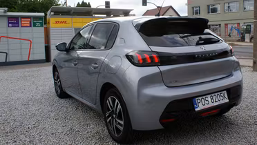 PEUGEOT 208
