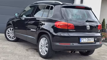 VOLKSWAGEN Tiguan