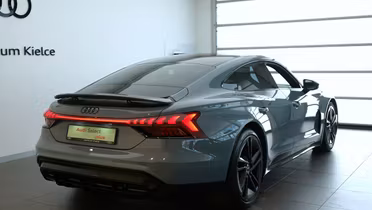 AUDI RS e-tron