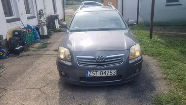 TOYOTA Avensis