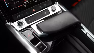 AUDI Q8 / E-Tron