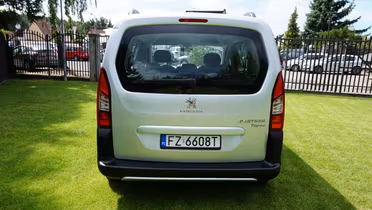 PEUGEOT Partner