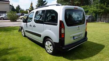 PEUGEOT Partner