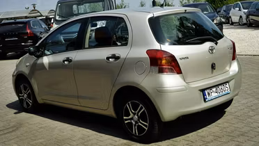 TOYOTA Yaris