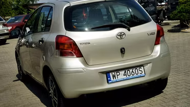 TOYOTA Yaris