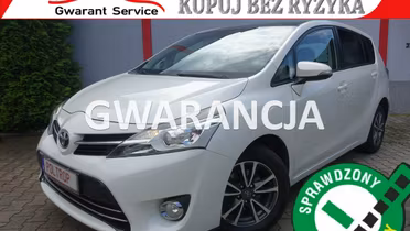 TOYOTA Verso