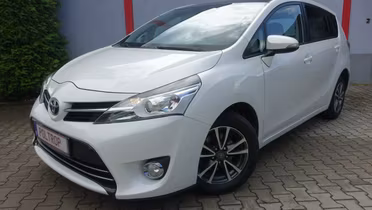TOYOTA Verso
