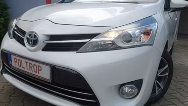 TOYOTA Verso