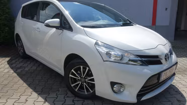 TOYOTA Verso