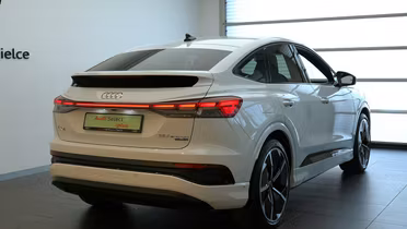 AUDI Q4 Sportback e-tron