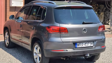 VOLKSWAGEN Tiguan