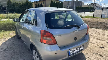 TOYOTA Yaris
