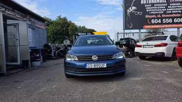 VOLKSWAGEN Jetta